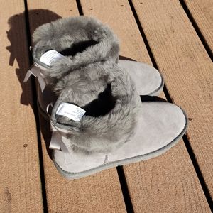 Women's boots size 9